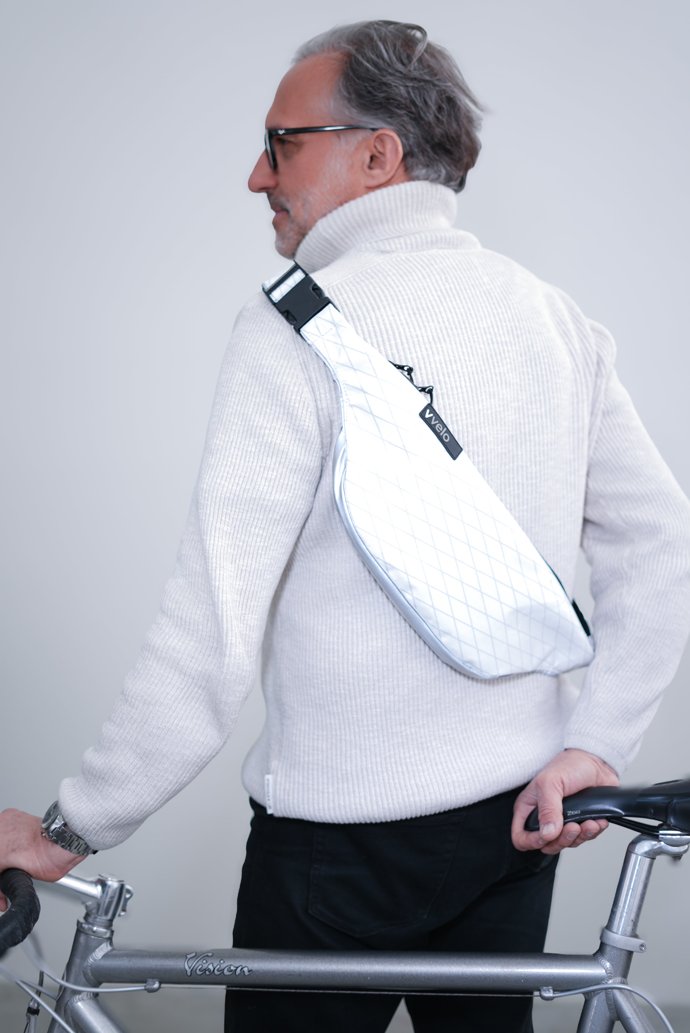 Crossbag-groß-weiß-fuer-radfahrende