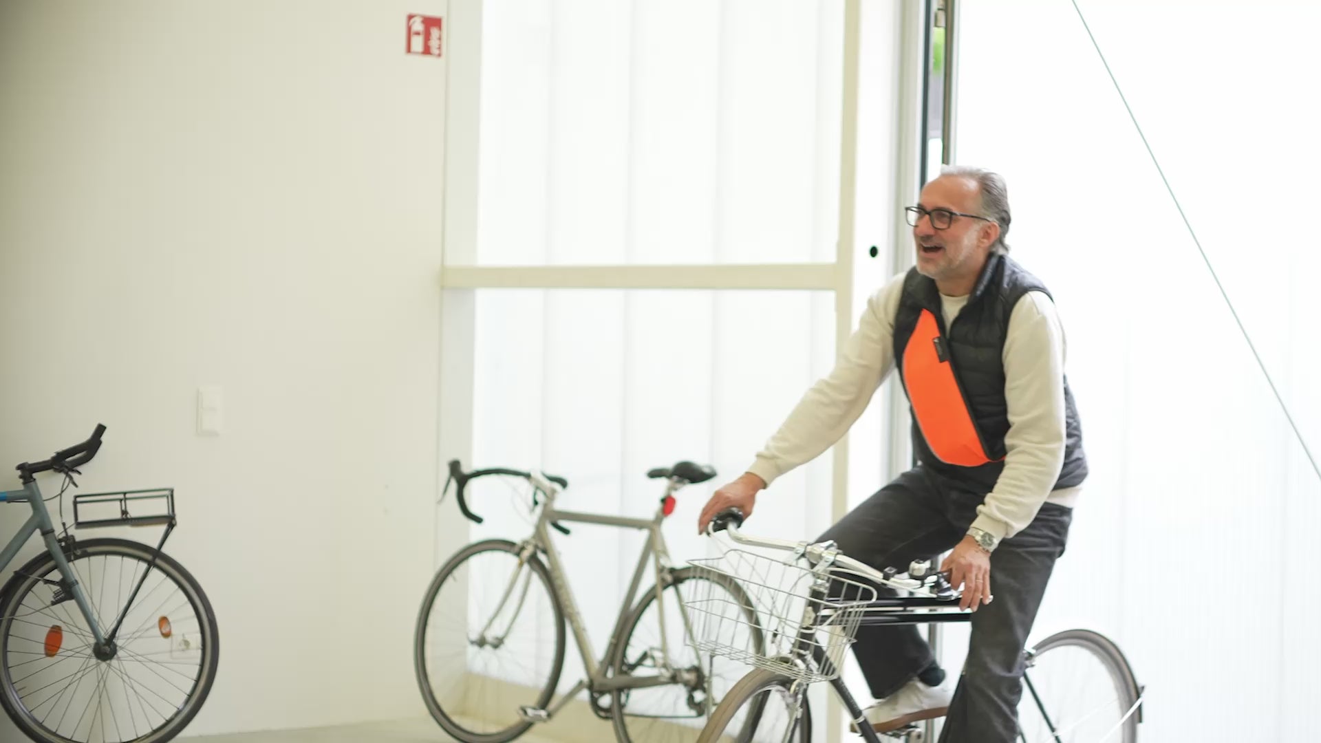 Video laden: vvelo über uns video