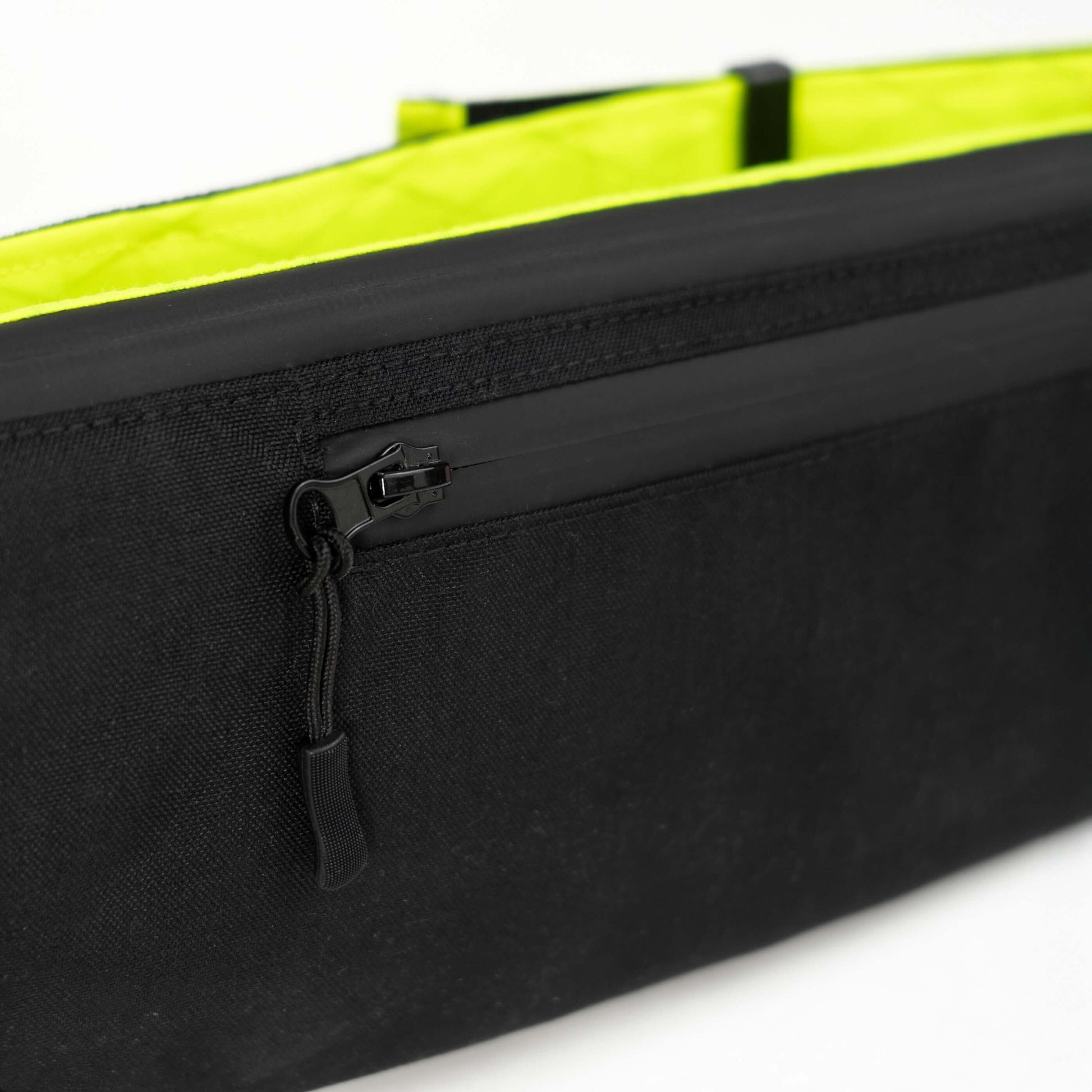 Crossbag neon-gelb – vvelo | Rückseite mit Geheimtasche